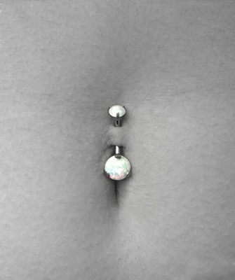 Navel piercing (ombligo)