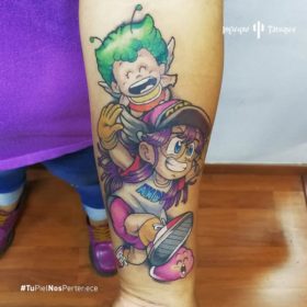 Tatuaje de Arale Norimaki – Creado por Christopher | Infierno Tatuajes
