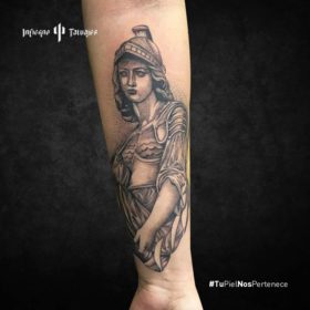 tatuaje de atenea, tatuajes de dioses griegos, ideas de tatuajes mitología griega, infierno tatuajes, estudio de tatuajes sur cdmx