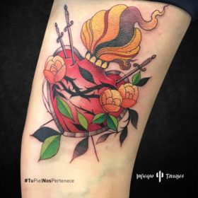 tatuaje de corazón, tatuaje de corazón con espadas, ejemplo de tatuajes en el antebrazo, mejores tatuadores cdmx, donde hacerme un tatuaje