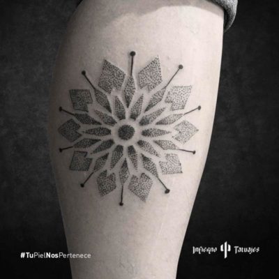 tatuaje de mandala, tatuajes geométricos, tatuajes espirituales, donde tatuarme cdmx, infierno tatuajes