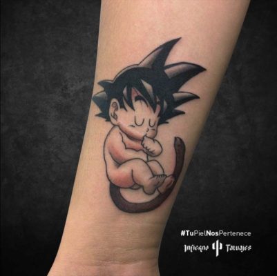 Tatuaje de goku bebe