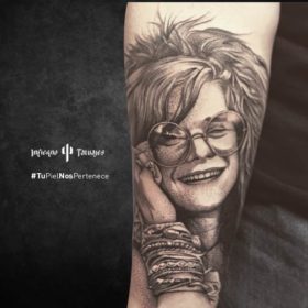 tatuaje de janis joplin, tatuajes en el antebrazo, tatuajes de artistas, estudios de tatuajes al sur de la cdmx, infierno tatuajes