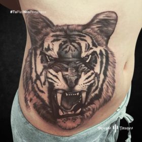 tatuaje de tigre, tatuajes en el abdomen, ejemplos de tatuajes de animales, estudio de tatuajes en la cdmx, infierno tatuajes