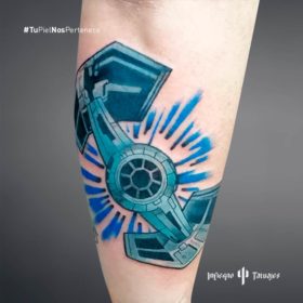 Tatuaje de nave Star Wars – Creado por Christopher | Infierno Tatuajes