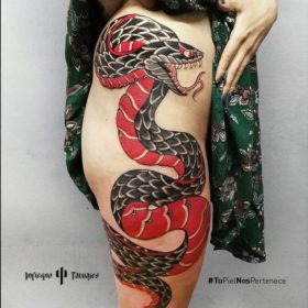 Tatuaje de Anaconda – Creado por Christopher | Infierno Tatuajes