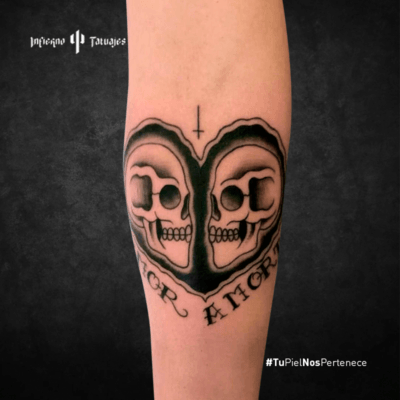 tatuaje de calaveras, tatuaje en forma de corazón, tatuajes en el antebrazo, estudios de tatuajes cdmx, infierno tatuajes