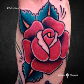 tattoo rosa, tatuaje de rosa roja, tatuajes de rosas, estudios de tatuajes sur cdmx, infierno tatuajes