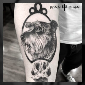 tatuaje de perro schnauzer en antebrazo infierno tatuajes