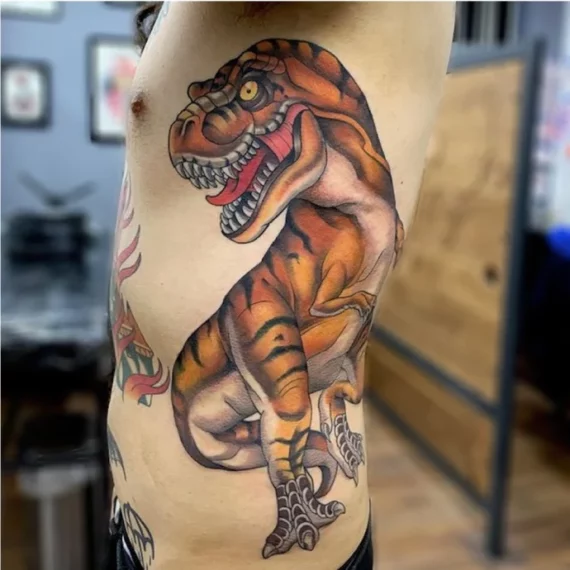 tatuaje de dinosoario chris infierno tatuajes