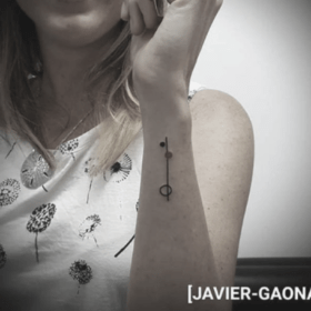Tatuaje minimalista Javier Gaona