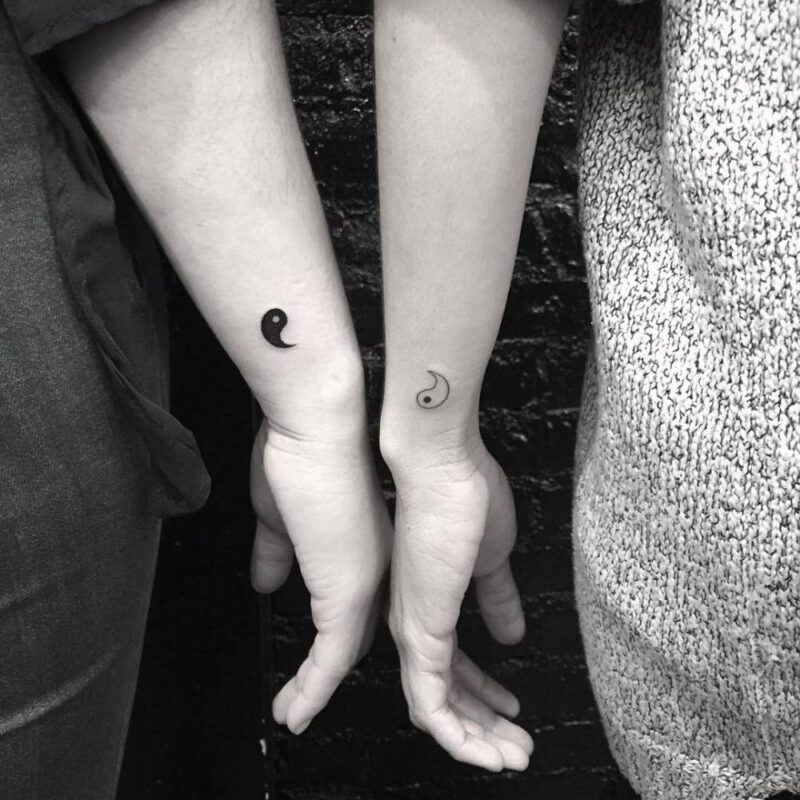 tatuaje de parejas yin yang infierno tatuajes