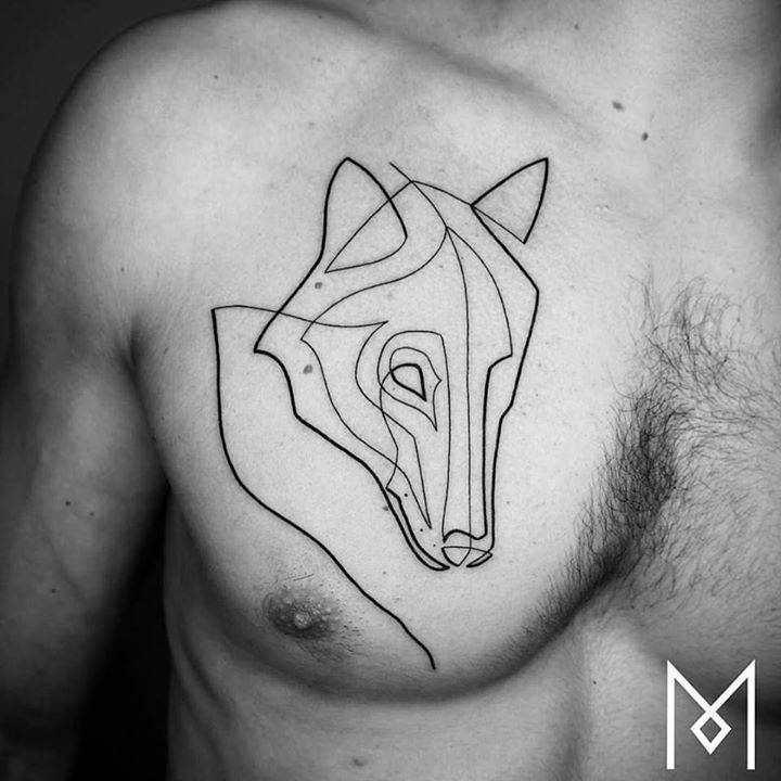 tatuaje de lobo en pecho