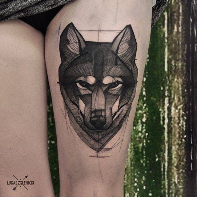 tatuaje de lobo en pierna