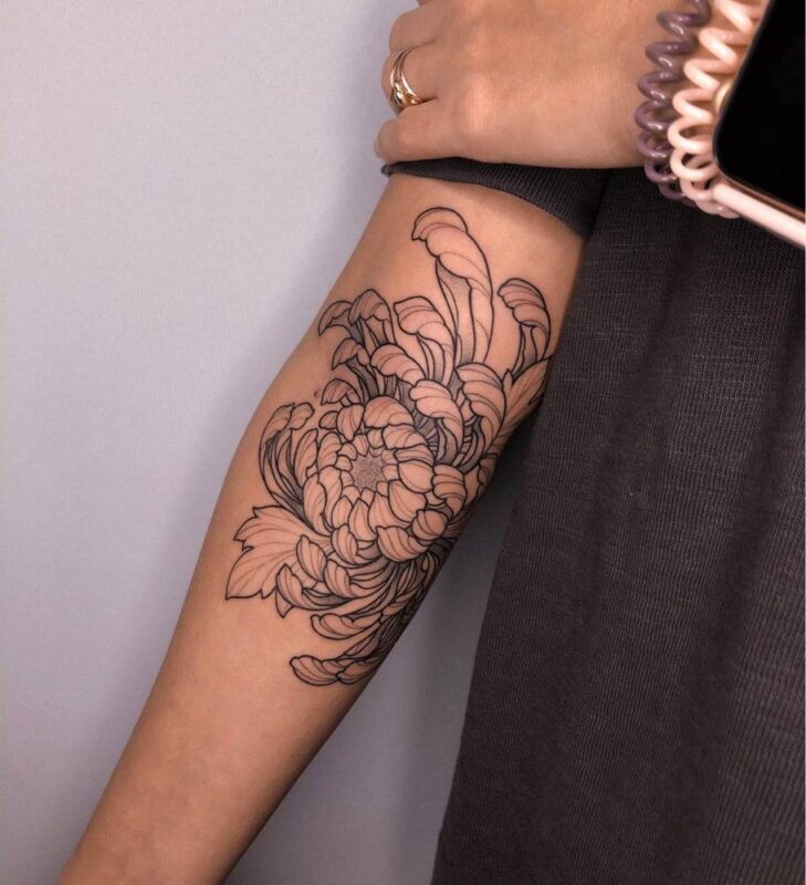 tatuaje de crisantemo