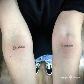 tatuaje de frase en antebrazo ahora o nunca, lettering tattoo, best tattoo artist cdmx