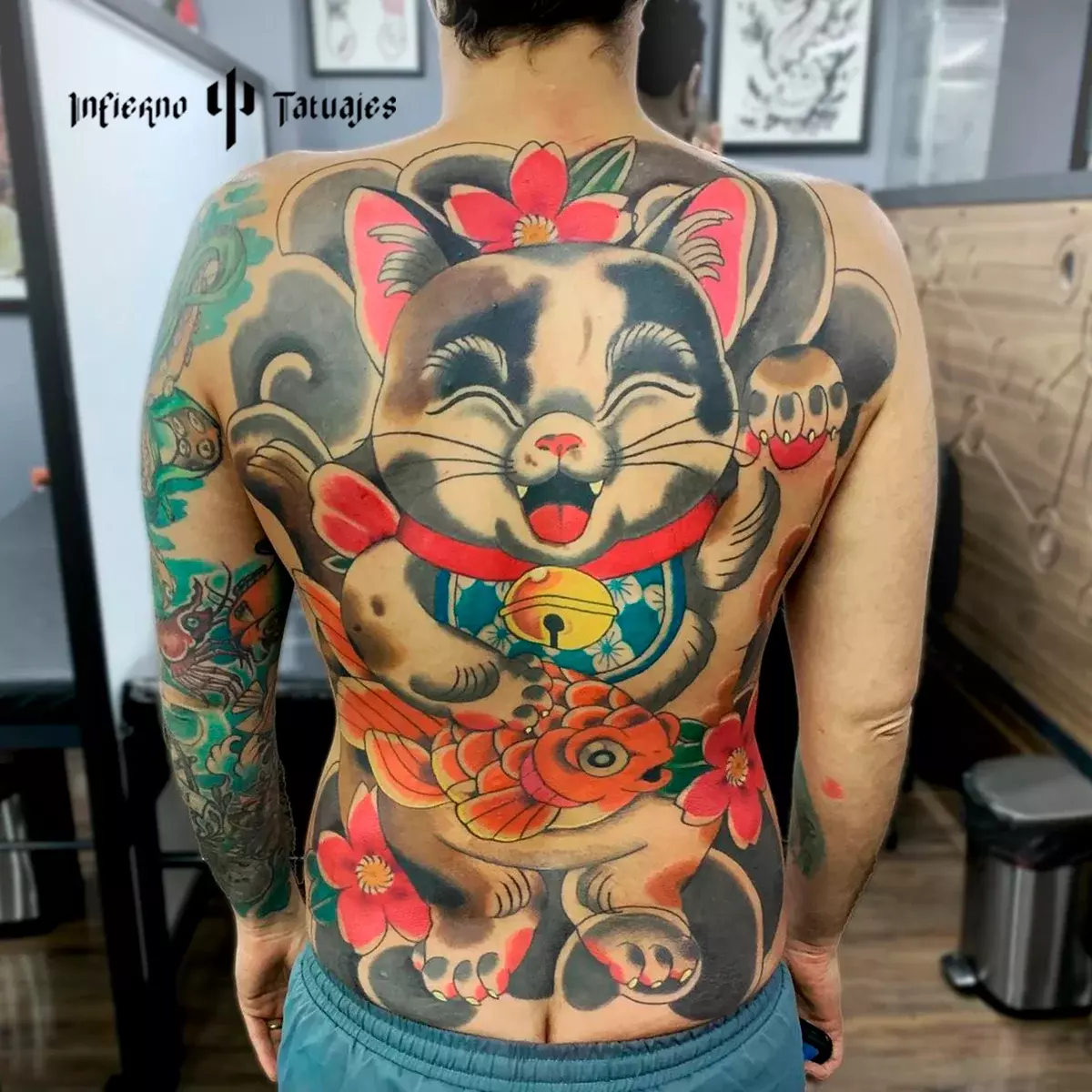 tatuaje de gato de la suerte infierno tatuajes