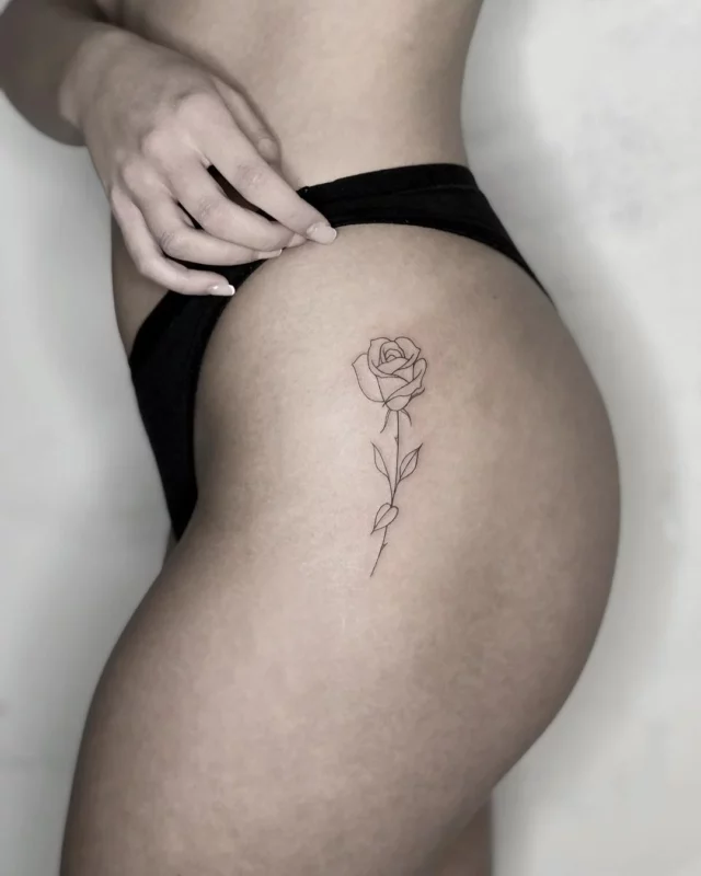 Tatuaje de rosa infierno tatuajes